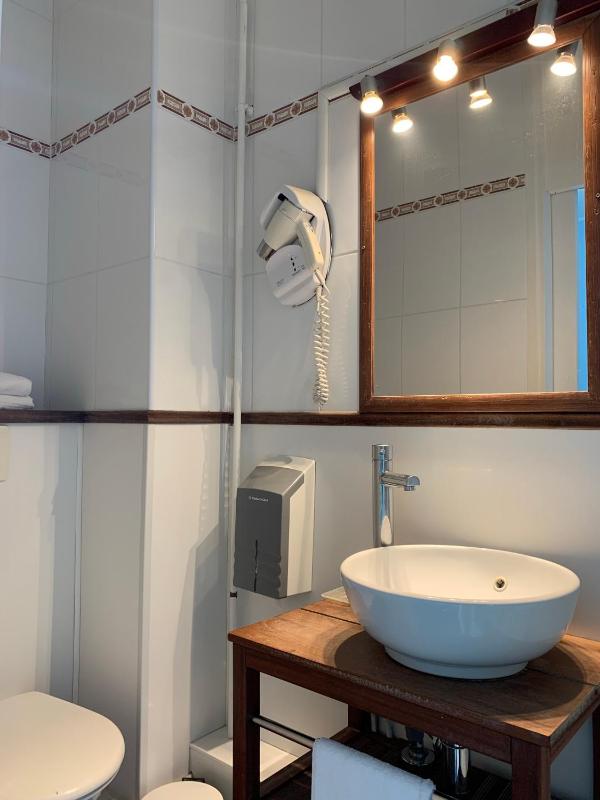 Small Double Room image 1