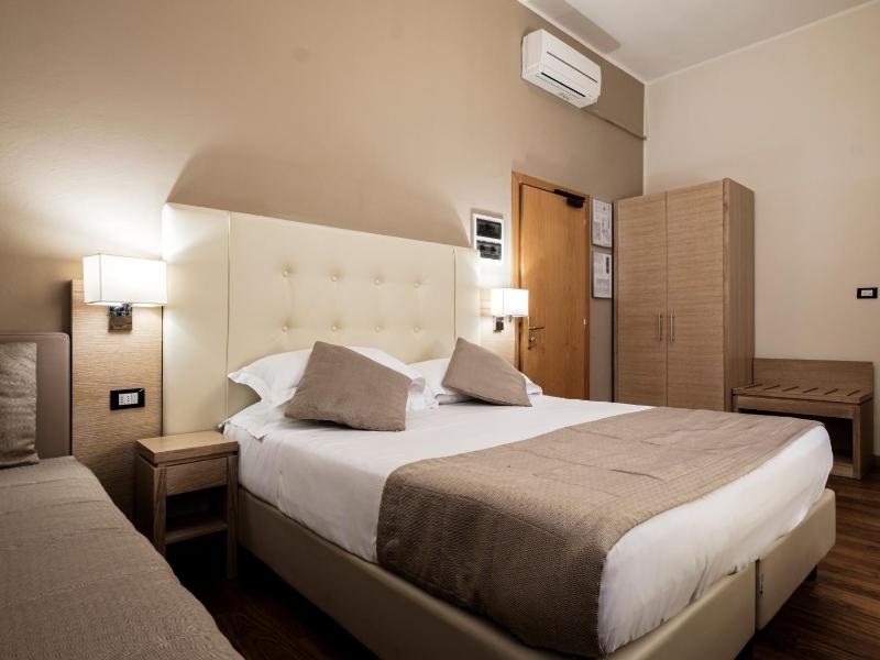 Hotel Accademia - image 14