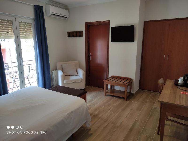 Double or Twin Room with Balcony image 4