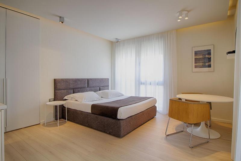 Studio Apartment image 3
