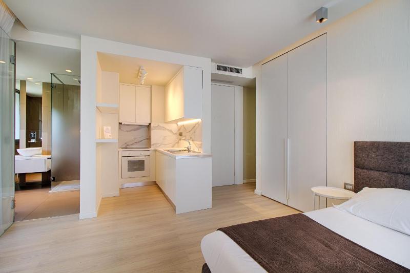 Studio Apartment image 2