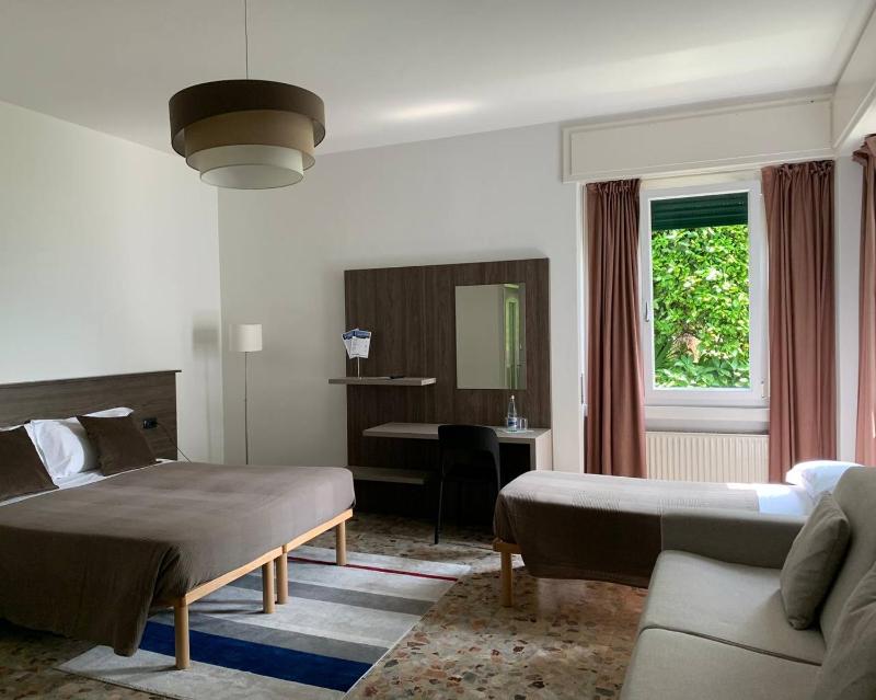 Triple Room with Garden View image 3