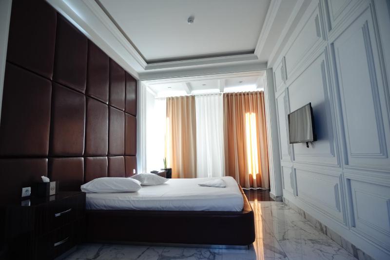 Deluxe Double Room image 3