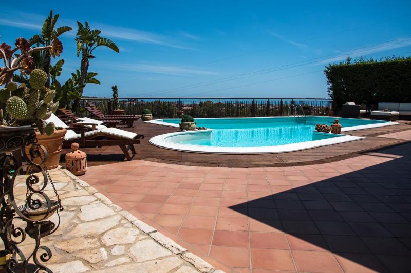 Villa Carly Taormina apartment with private pool - image 1