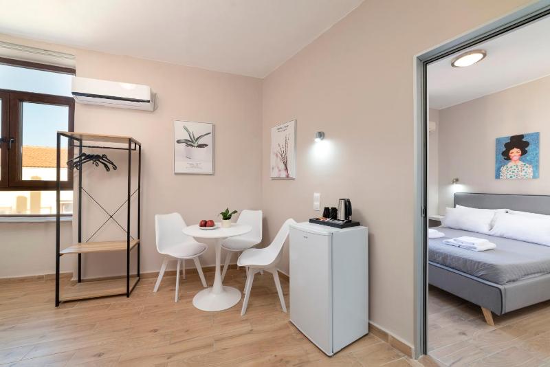 Junior Suite with Balcony image 4