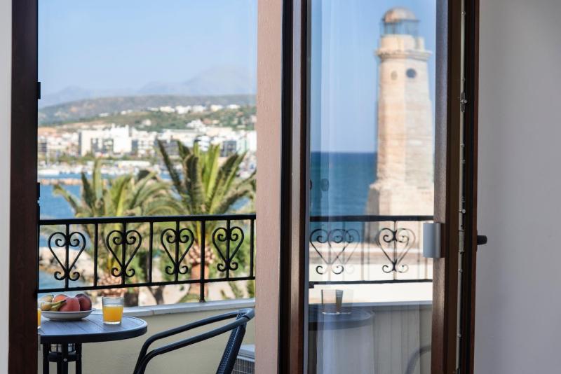 Junior Suite with Balcony image 3
