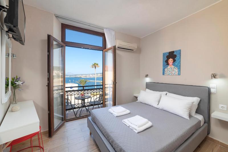 Junior Suite with Balcony image 2