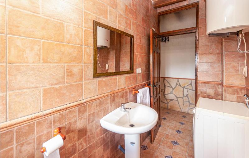 Five-Bedroom Holiday Home image 3