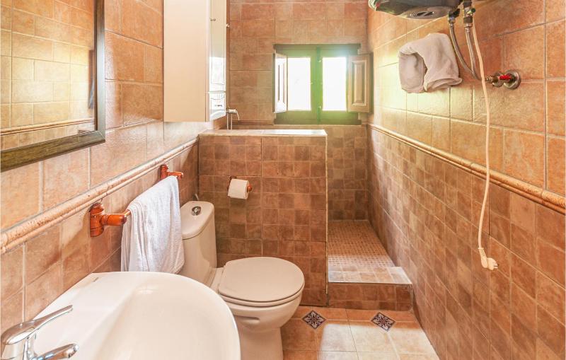 Five-Bedroom Holiday Home image 2