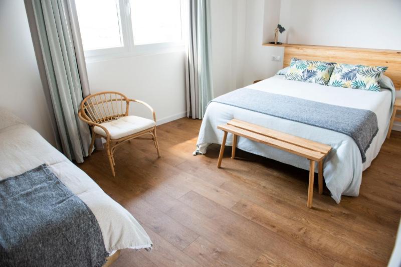 Triple Room with Private Bathroom image 2
