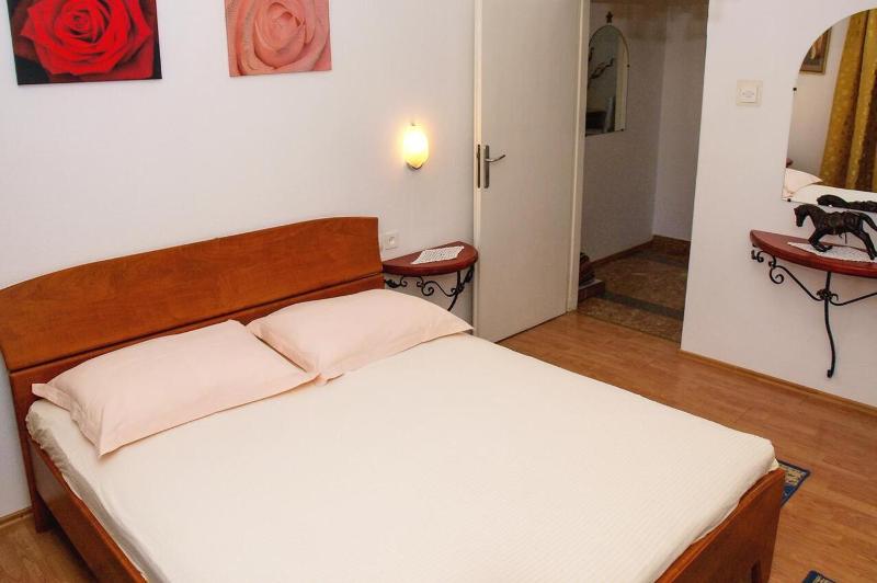 Two-Bedroom Apartment with Terrace and Sea View image 2