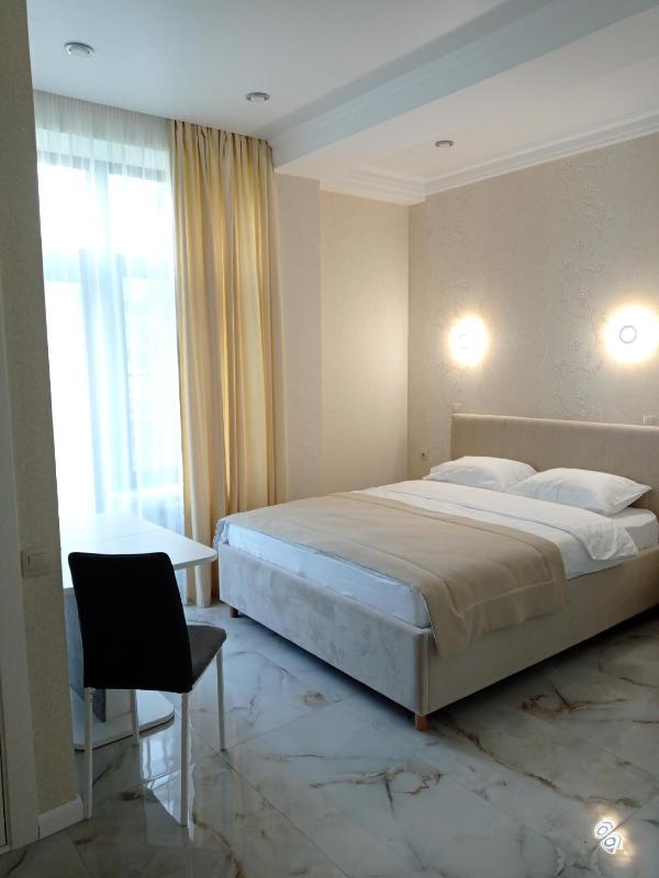 Double Room with Balcony image 3
