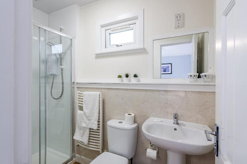 One - Bedroom Chalet Ben Macdui image 2