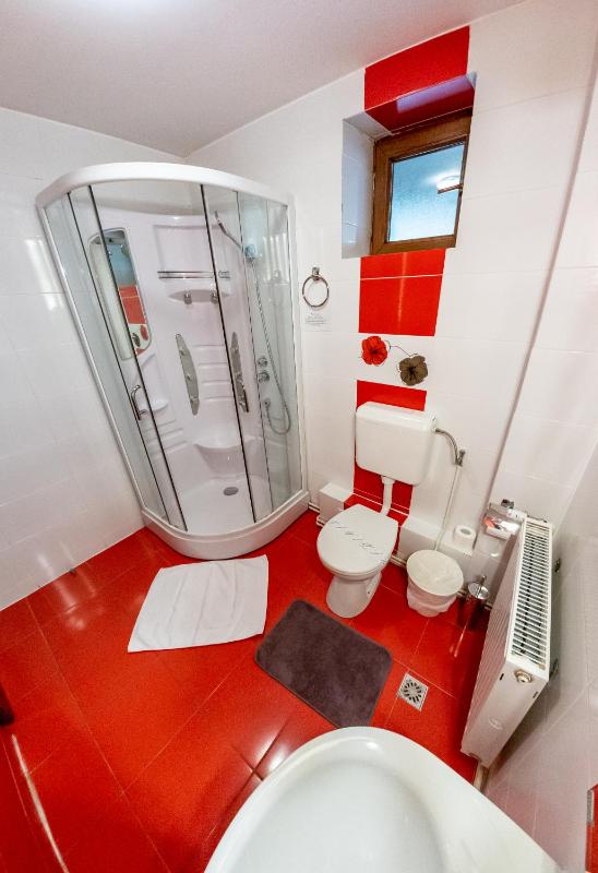 Standard Triple Room image 3