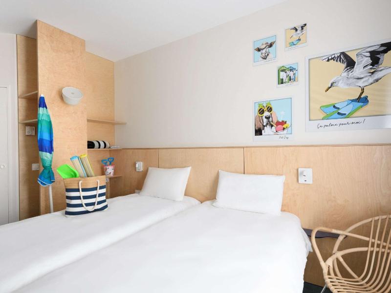 Standard Room With 1 Double Bed - Sea Side image 4