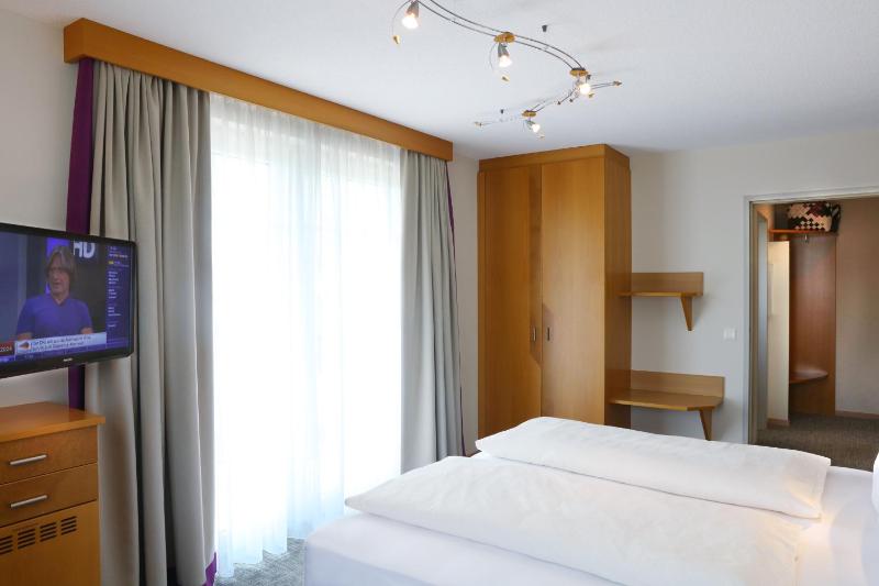 Standard Double Room image 2