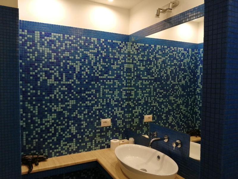 Double Room with Lake View image 3