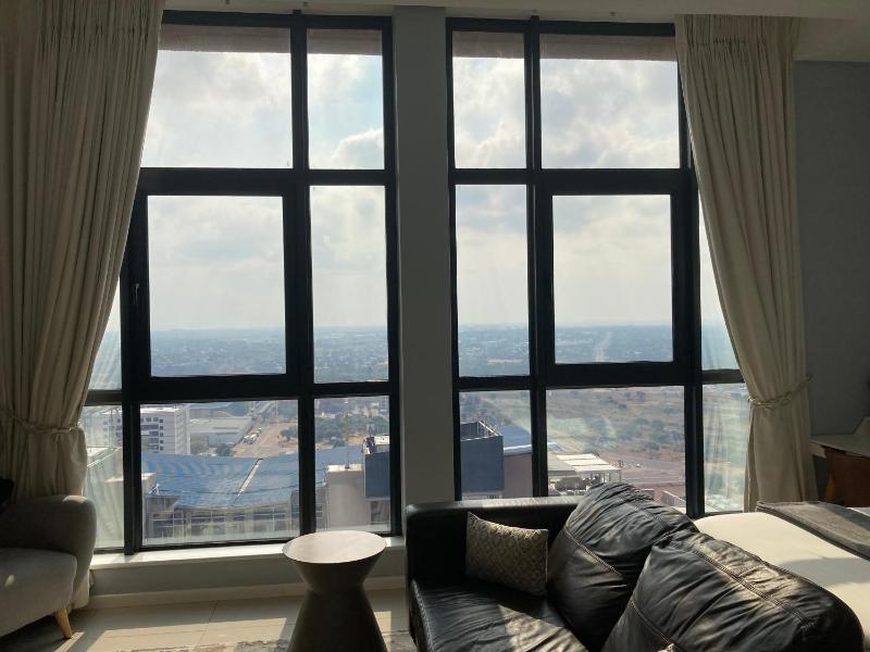 Urban Awe Apartment-iTowers 23rd Floor - image 6