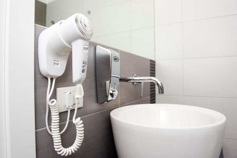 Double or Twin Room image 3