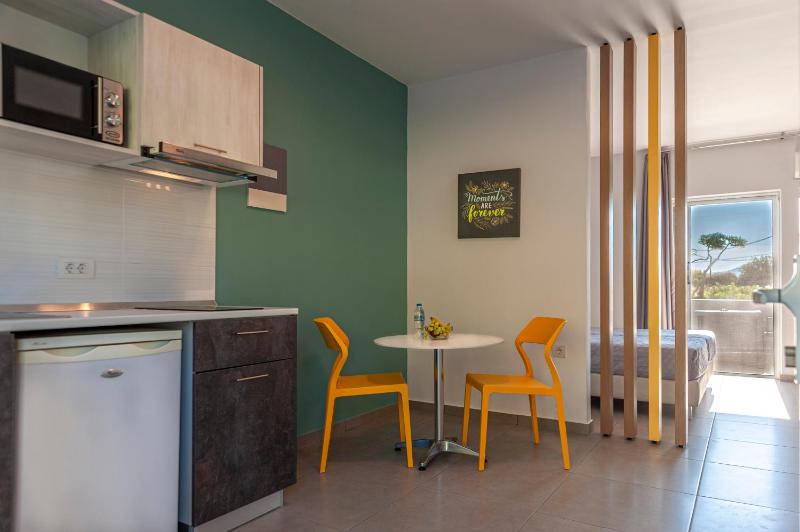 Gelli Apartments - image 12