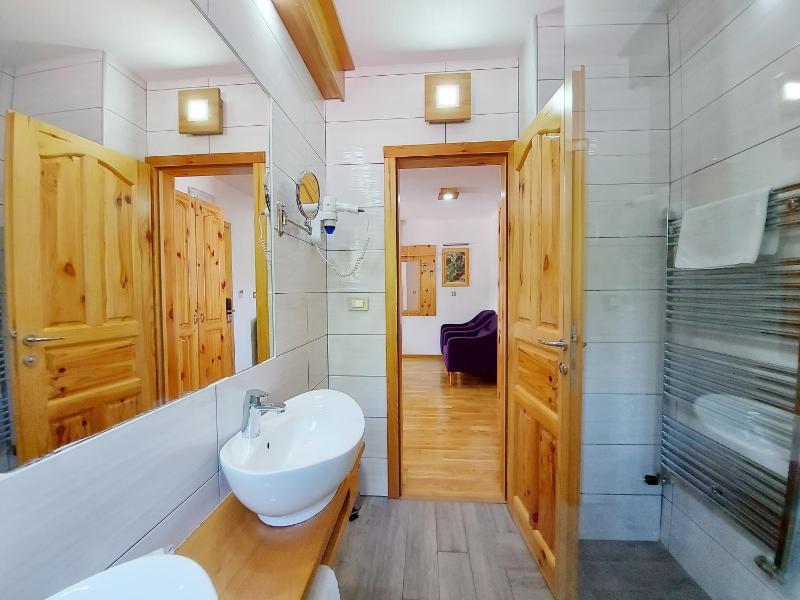 Superior Quadruple Room image 3