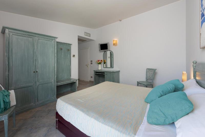 Double Room image 1