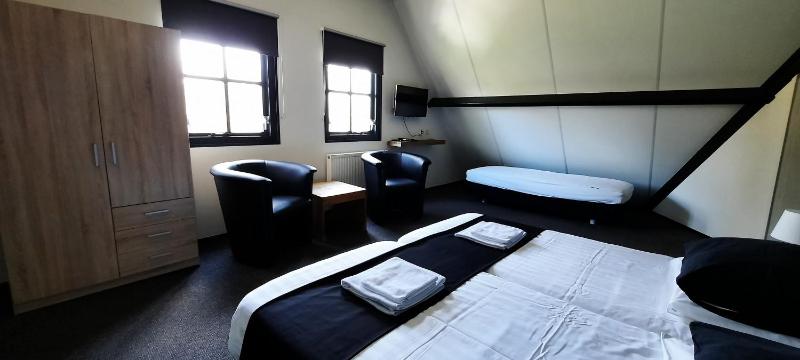 Large Double Room image 2