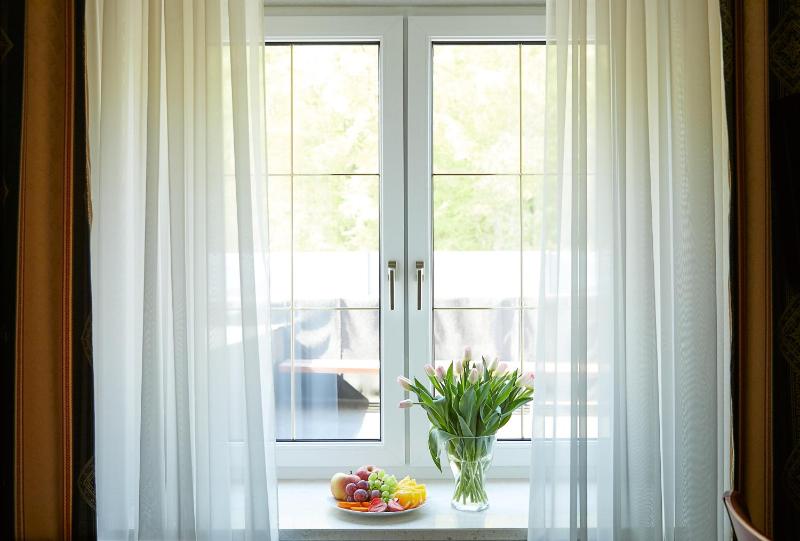 Standard Twin Room image 3