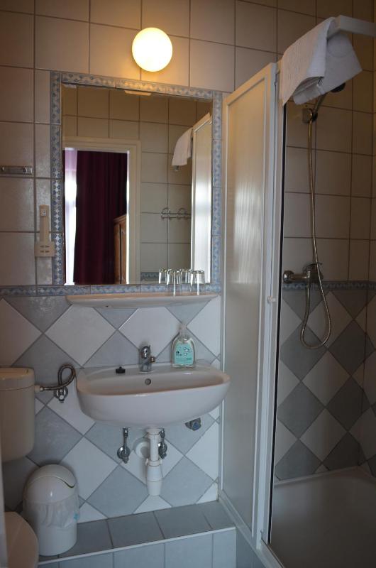 Double Room with Balcony image 4