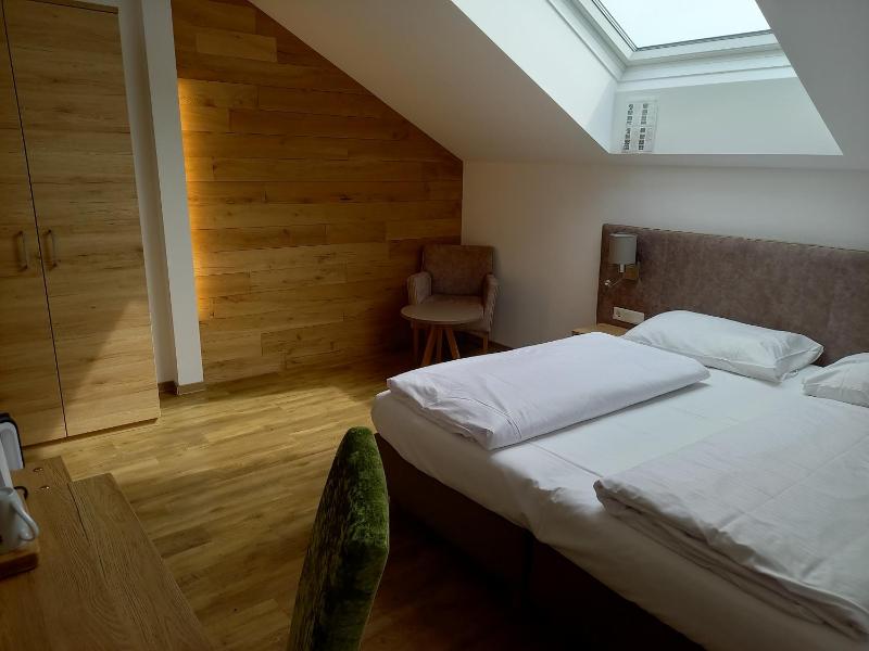 Double or Twin Room without Balcony image 1
