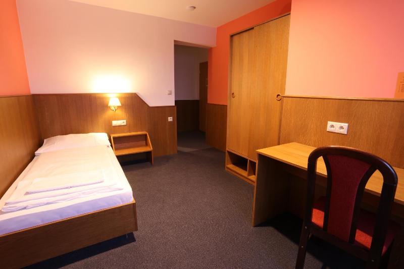 Single Room image 1