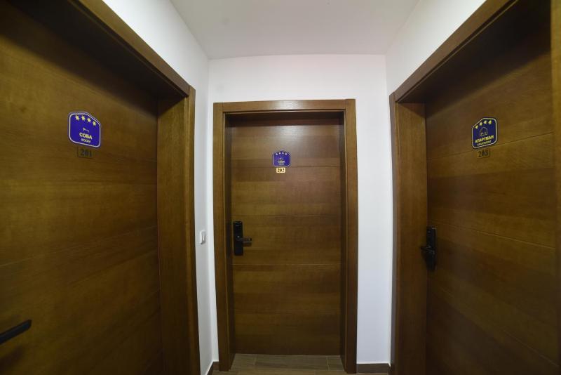Deluxe Double Room with Balcony image 3