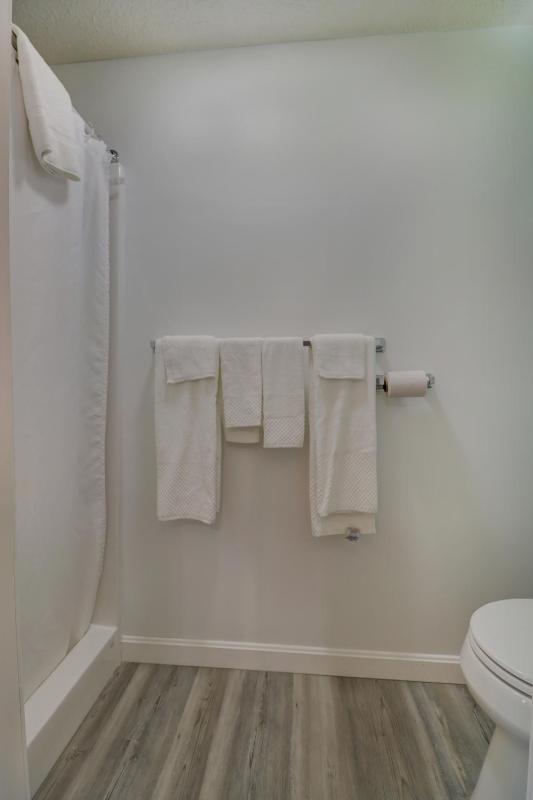 Economy Double Room image 1