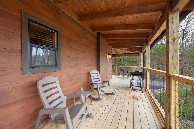 Creekside Manor Too cabin - image 13