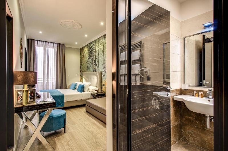 Superior Double or Twin Room with City View image 2