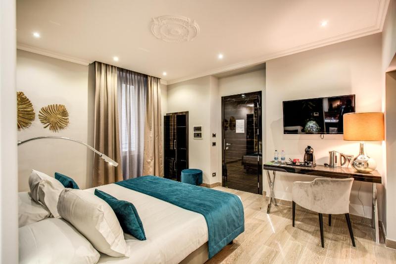 Double or Twin Room image 4