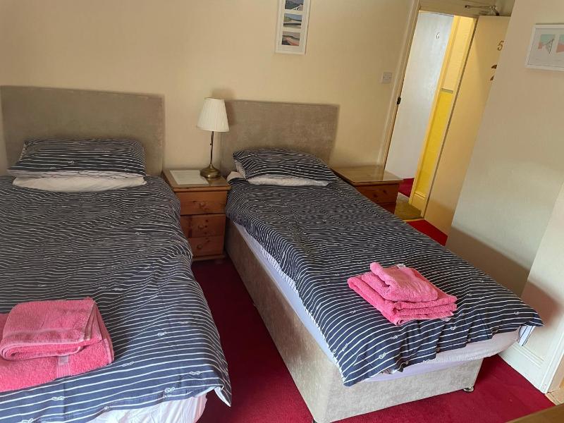 Robyn's Guest House Room Only - image 11