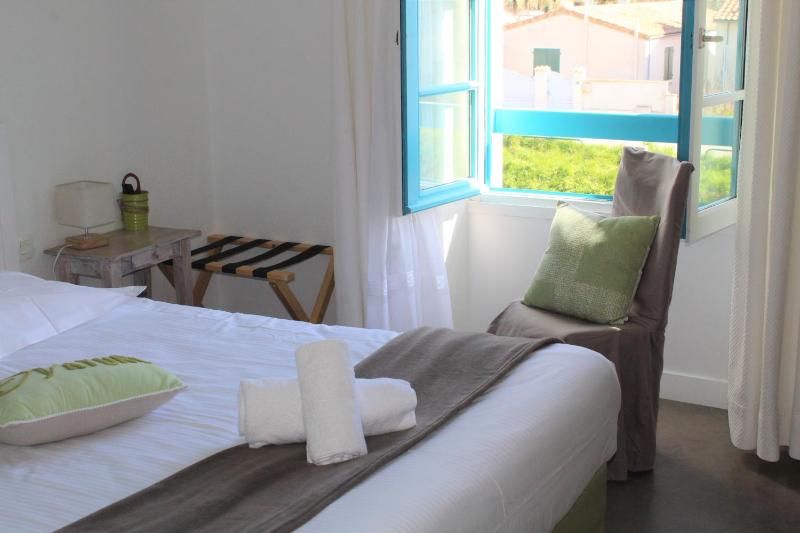 Double Room with River View image 4