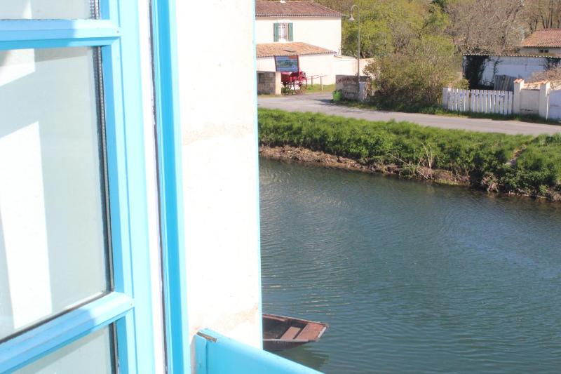 Double Room with River View image 3