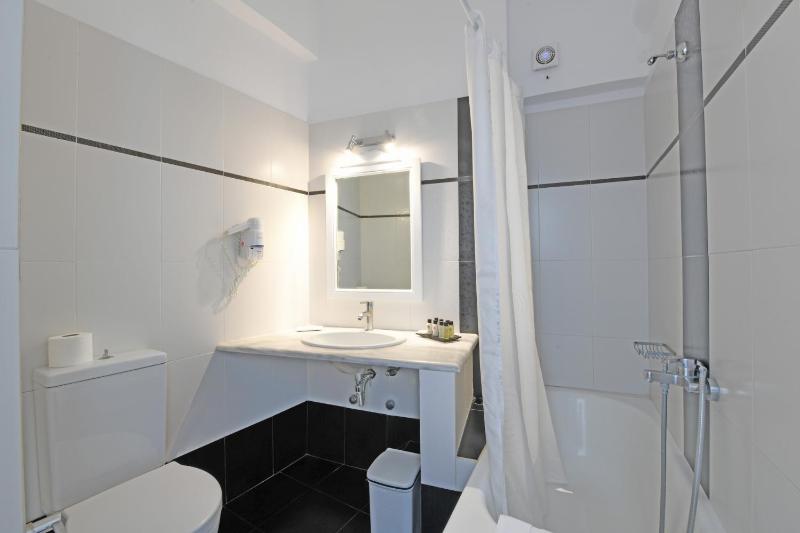 Double Room image 1
