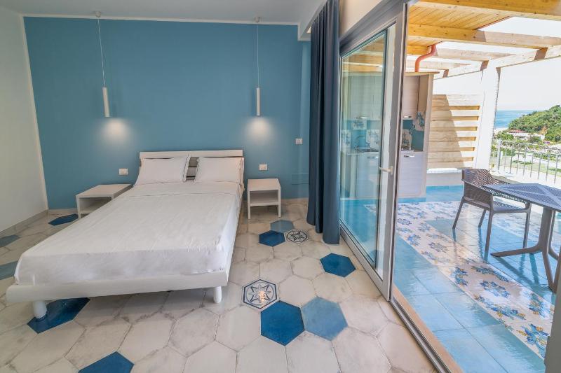 King Room with Sea View image 4