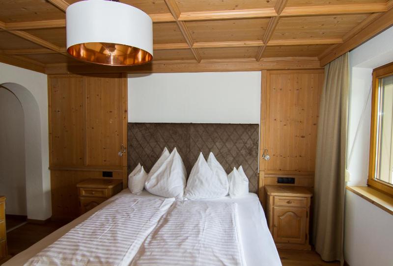 Triple Room with Balcony image 1