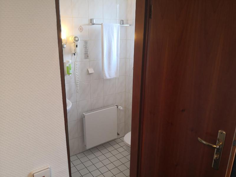 Standard Single Room image 4
