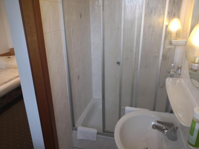 Standard Single Room image 3