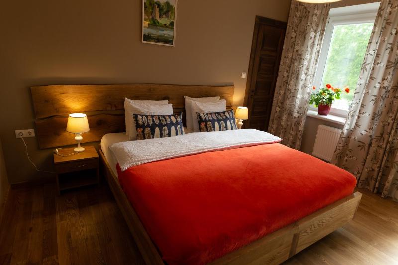 Double Room with Balcony image 2