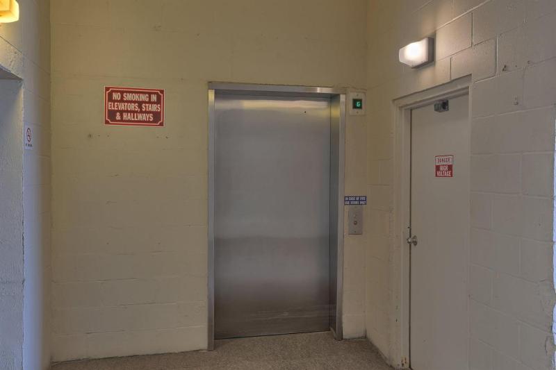 One-Bedroom Apartment image 2