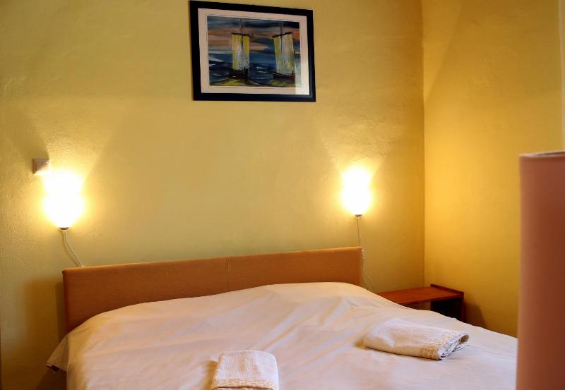 One-Bedroom Apartment (3 Adults) image 3