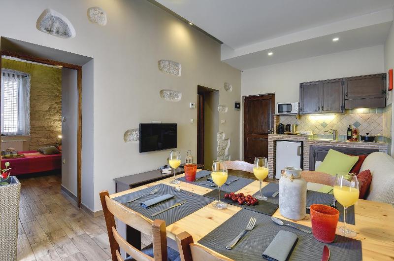 Superior One-Bedroom Apartment (2+2 people) image 4
