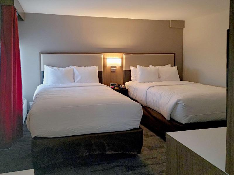 Queen Suite with Two Queen Beds - Non Smoking image 3