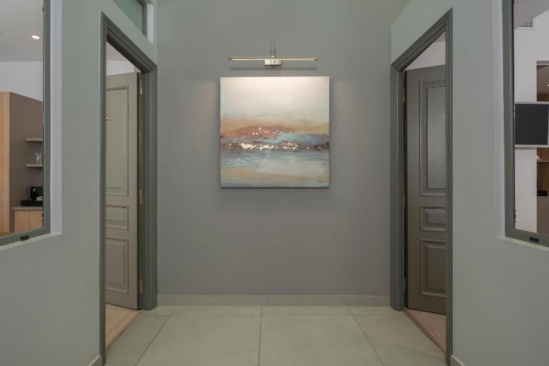 Standard Triple Room with Internal View image 3